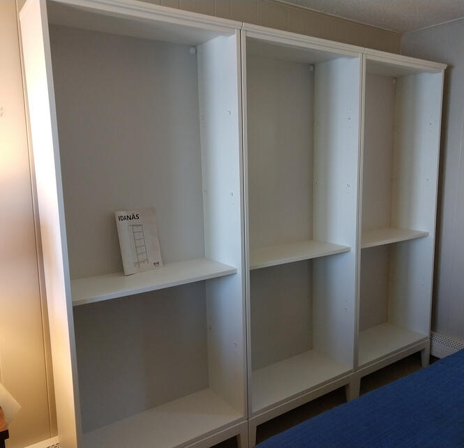 IKEA bookcase installatino